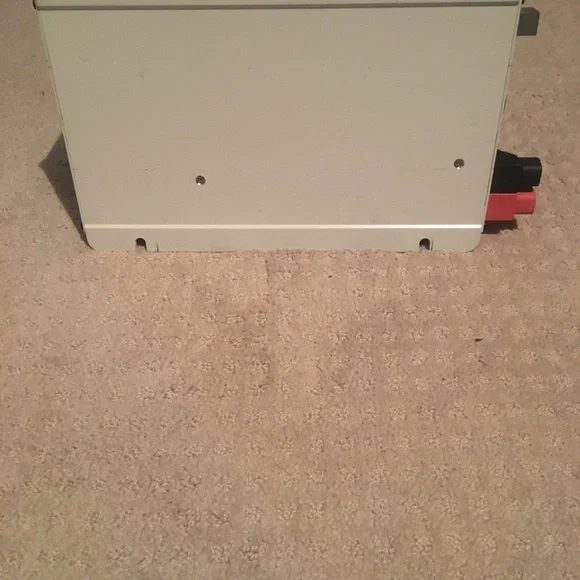 Last one. White 600 Watt Inverter. - Picture 3 of 4